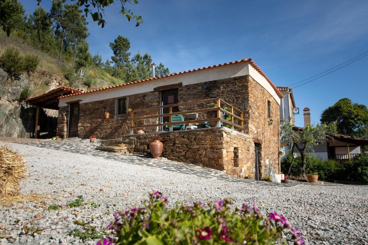 Гостевой дом Cavalo De Xisto - Turismo Rural, Lda. Almaceda Экстерьер фото