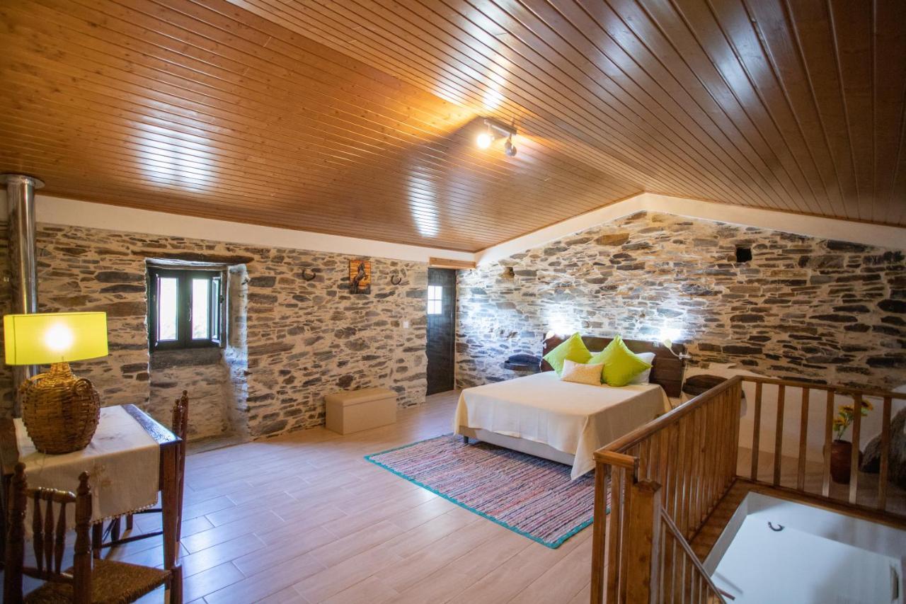 Гостевой дом Cavalo De Xisto - Turismo Rural, Lda. Almaceda Экстерьер фото